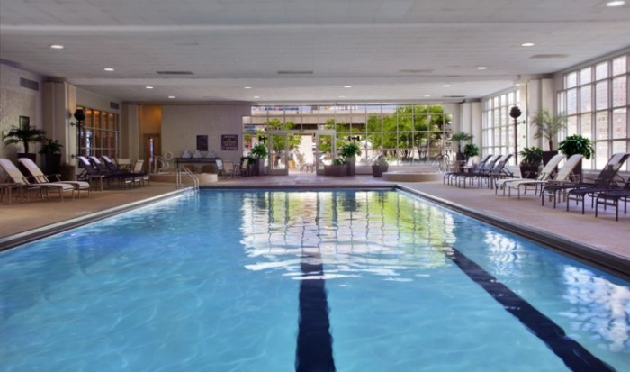 Hilton Chicago pool